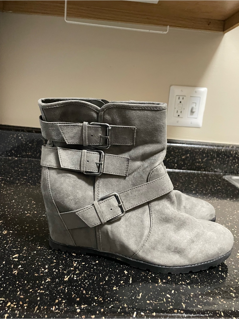 UNISA Women's SUEDE ANKLE BOOTS Gray 4" WEDGE HEEL Size 11